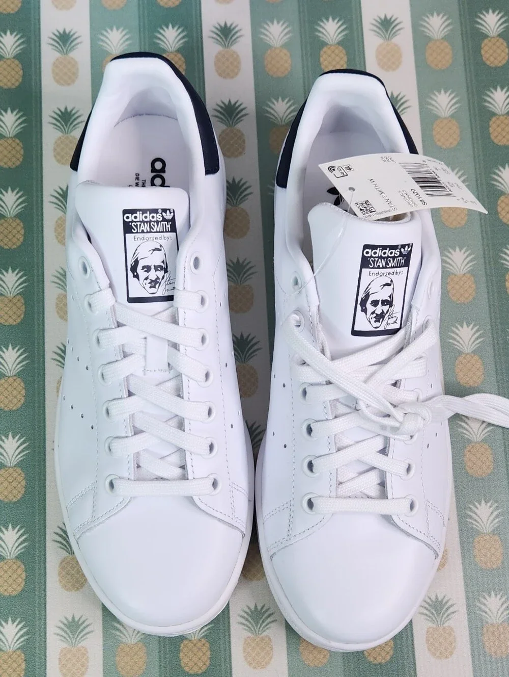 Adidas Stan Smith White Sneakers with Navy Heel